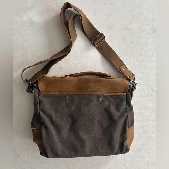 VASCHY CommuniCarry Messenger Bag - Picture 5 of 16